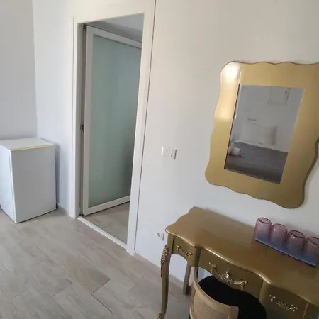 Отель Ftelia Breeze *